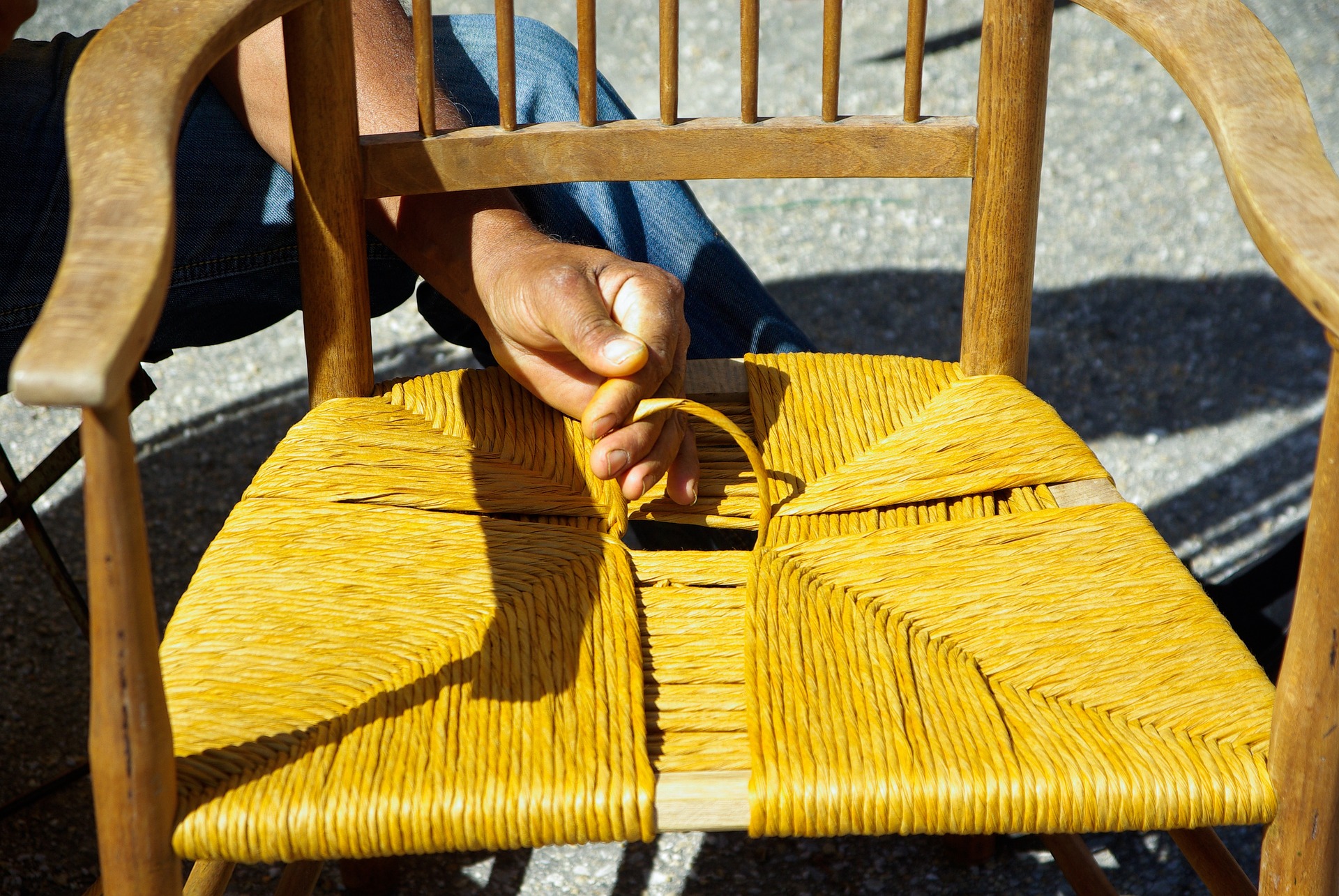 Atelier rempaillage de chaise_Langeac