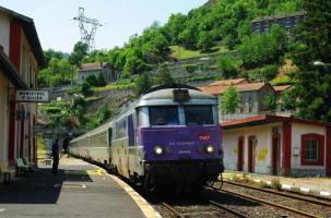 Le Train d'équilibre du territoire en gare de Monistrol d'Allier.