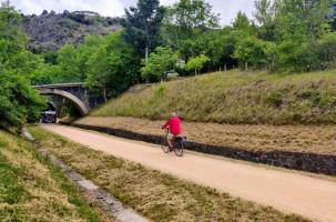 Le Puy – Langogne : la voie verte passe de l’ombre à la lumière