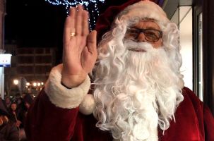 Le vrai Père Noël devrait aussi passer par le Puy pour donner des sourires et des rêves. 