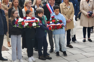 Les jeunes, en connaissant le passé, sont les espoirs de demain.