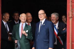 Le Prince Alain de Polignac (à gauche) aux côtés du Prince Albert II de Monaco.