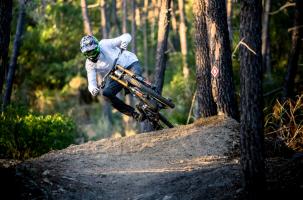 Amaury Pierron a remporté la Coupe du monde de VTT DH (downhill) 2018. 