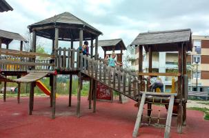 L'ancienne aire de jeux du bois de Bonneterre à Guitard.