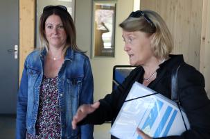 (à gauche) Audrey Uggeri, Directrice de l'école de la Sumène  à Fay-la-Triouleyre. 