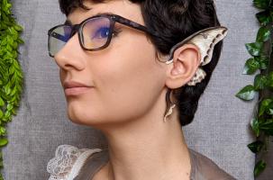 Orem Craft, créatrice de bijoux d'oreilles. 