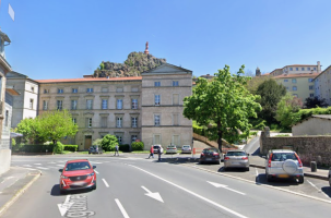 L'accident s'est produit sur l'avenue d'Aiguilhe au Puy-en-Velay.