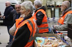 Bénévoles et salariés de la Banque alimentaire 43 prêts pour la grande collecte.