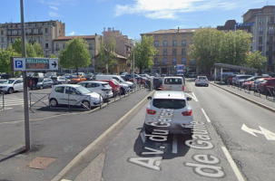 Place Michelet au Puy. 