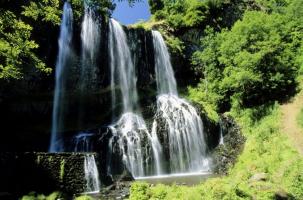 La cascade de la Beaume, habitée aux chutes des visiteurs