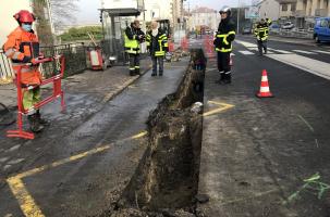 La conduite de gaz endommagée sur l'avenue Foch au Puy.