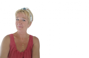 Corine Barbier défend les couleurs du parti de Nicolas Dupont-Aignan. 