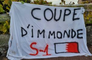 Une pancarte anti Coupe du Monde au Qatar en 2022.