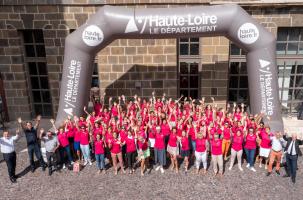 127 filles du Conseil départemental participent à la Course des Filles 2022.