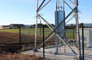 L'antenne se trouve à 250 mètres du Gaec du Coupet et de son cheptel.