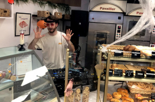 Dorian a fait danser le public entre les viennoiseries et les pains