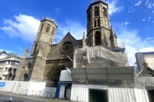 L'église des Carmes, en plein effeuillage. 