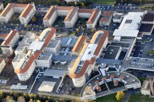 L'hôpital Emile-Roux au Puy-en-Velay vu d'en haut. 