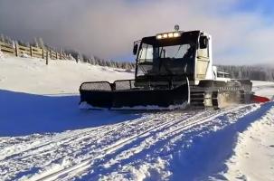 La neige recouvre le domaine skiable des Estables.