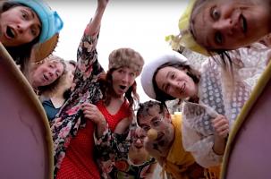 La joyeuse troupe du Festisanj souhaite que le monde voit meilleur...le Monde.