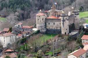 La Forteresse de Saint-Vidal, propriété de Vianney-Marie Audemard d’Alançon.