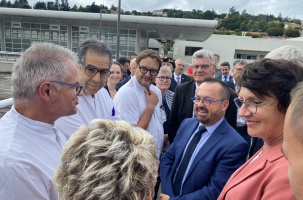 Le ministre dialogue avec les professionnels de santé