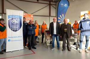 Le district de football a remis 200kg de denrées à la banque alimentaire