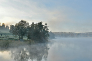 Naussac, le lac des reflets, un présent si fragile qu'il nous appartient de sauvegarder.