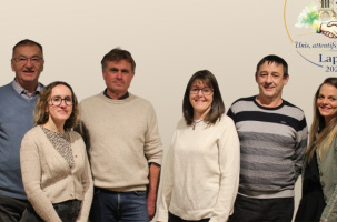 Sandrine Rabeyrin (au centre), capitaine de la liste nouvellement créée à Lapte.