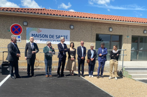 Élus et soignants inauguraient la Maison de Santé Pluridisciplinaire à Brives-Charensac. 