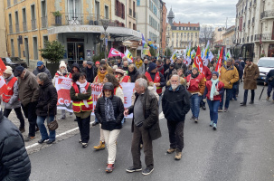 Le froid mordant n'a pas contribué à réunir autant de monde qu'espérer, en ce 2 décembre.