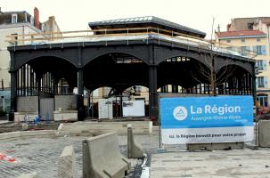 L'attribution du Marché public des halles en pleine tempête.