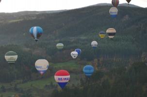 Plus d'une vingtaine de montgolfières en vol dans le ciel altiligérien