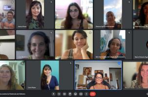 Eugenia Dangelo (au fond à droite) est l'une des piliers de MundoSur en Haute-Loire.