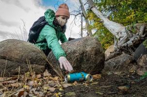 Nettoyer la nature, l'eau et la terre.