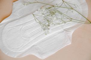 En France, 2 millions de femmes souffrent de précarité menstruelle.