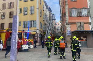 L'incendie s'est déclaré dans la rue Rapahaël, au Puy-en-Velay.