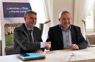 Le préfet de Haute-Loire Eric Etienne et Bernard Souvignet de l'AMF 43.