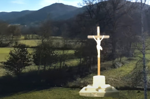 Projection du calvaire à venir dans le village de Larcenac, à Saint-Vincent.