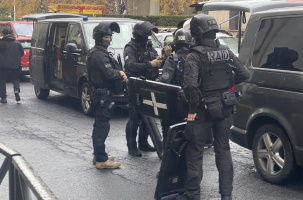 Les négociations ayant échouée, le RAID a dû intervenir pour contenir de force l'individu.