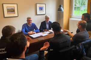 Jean-Pierre Vigier Laurent Wauquiez ont reçu les taxis du département