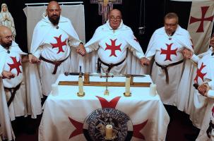 La fraternité des templiers catholiques du monde en prière au Puy-en-Velay