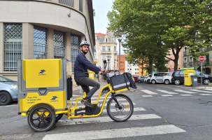 Benoit au volant du vélo-cargo