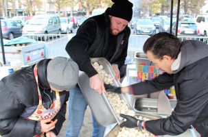 Guillaume Fourcade et son équipe du jour au "Potage des chefs" 2022