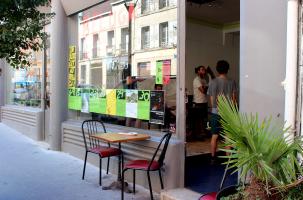 Le Béluga a se trouve en bas de l'Av Foch, à quelques pas du centre-ville du Puy.