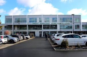 La nouveau bâtiment du Crédit Agricole Haute-Loire à Vals-près-le-Puy.