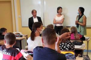Blandine Deleau-Ferret (en blanc) et Gilles Delabre, conseillers départementaux.