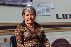 Jeanne Capleau, 76 ans, vit à présent dans sa caravane dans des conditions déplorables.