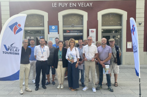 L'opération a été présentée sur le parvis de la gare du Puy