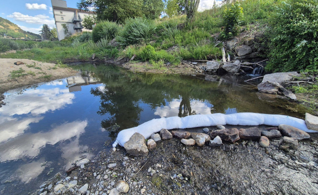 Pollution de la Loire à Brives Charensac 